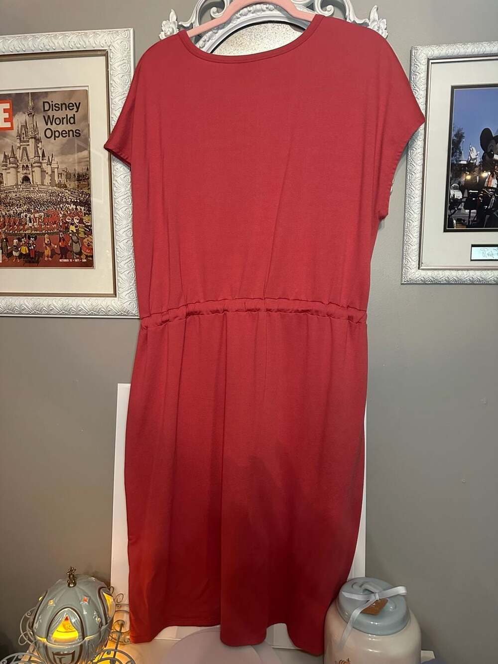 32 ° Cool Soft Lux Short Sleeve V-Neck Drawstring Waist Dress with Pockets - Picture 6 of 6